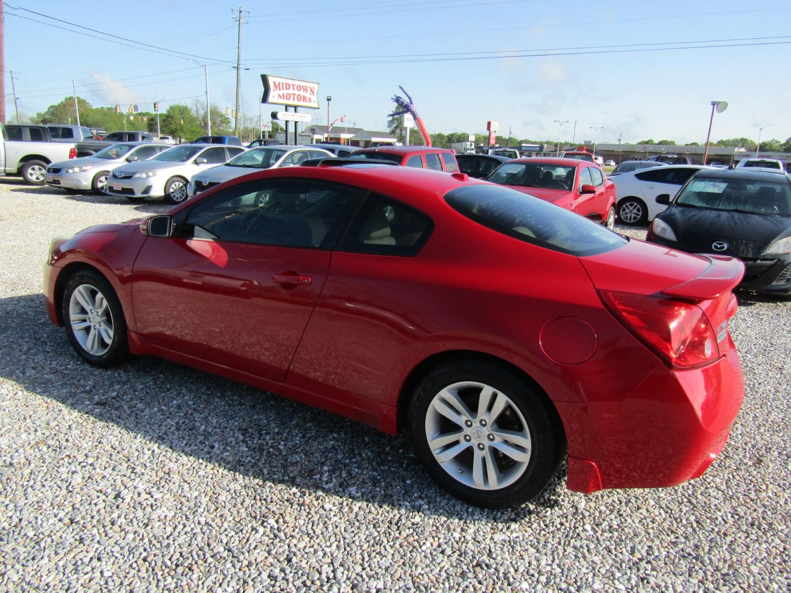 2012 Red /Tan Nissan Altima 2.5 S 6M/T Coupe (1N4AL2EP0CC) with an 2.5L L4 DOHC 16V engine, Automatic transmission, located at 15016 S Hwy 231, Midland City, AL, 36350, (334) 983-3001, 31.306210, -85.495277 - Photo #4